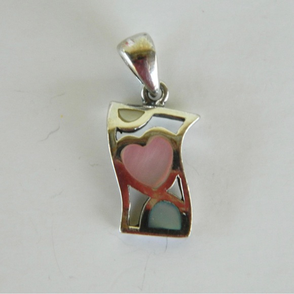 Solid 925 Sterling Silver Mother of Pearl Heart Pendant - Picture 1 of 2